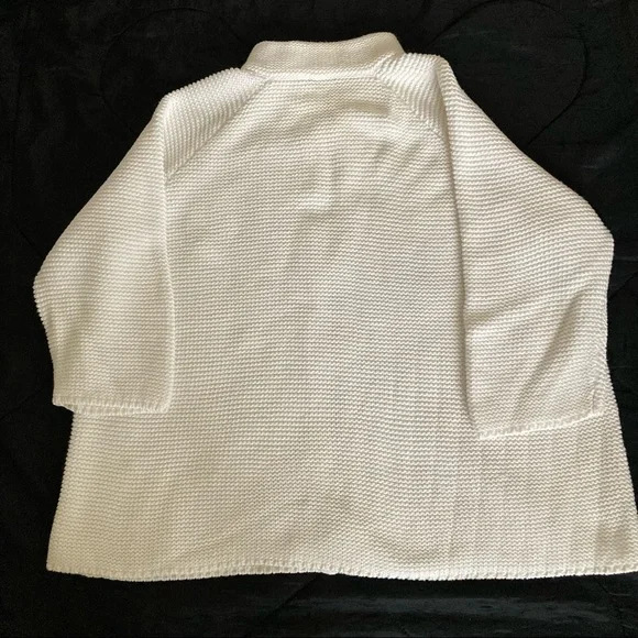 Talbots casual white knit sweater with front zipper and 3/4 length sleeves. - Picture 2 of 9